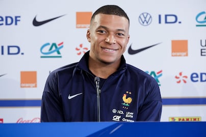 Kylian Mbappé. ¿Cuánto dinero tiene la nueva estrella del Real Madrid? ¿Quién es su novia?