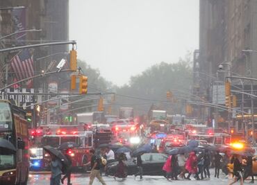 Descartan terrorismo en caída de helicóptero en edificio de NY