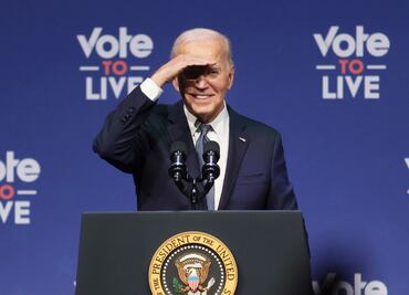 Pelosi dice a congresistas que Biden podría ser convencido pronto de dejar su candidatura