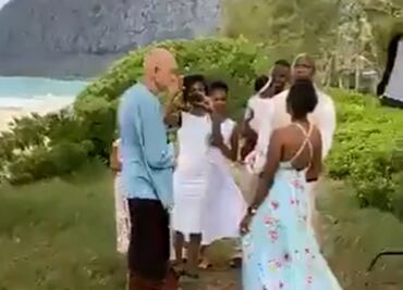 “Lo que hacen es ilegal”, dice mujer al detener boda en playa de Hawái