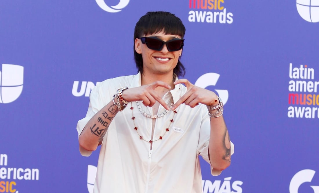 Peso Pluma estará pro primera vez con Jimmy Fallon en su show. Foto: EFE