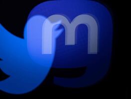 Twitter empieza a usar la marca "oficial" para distinguir cuentas verificadas