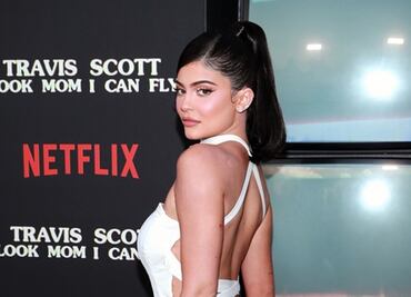Kylie Jenner presume mini cintura y cambio de look en Instagram