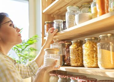 12 alimentos y productos de la despensa que (casi) nunca caducan