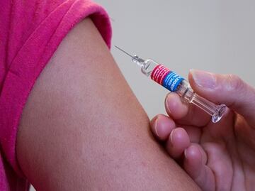 J&J trabaja en vacuna contra coronavirus; en un año estaría lista