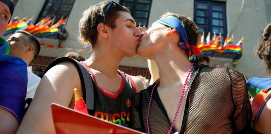 Los países más seguros e inseguros para viajeros LGBTQ+