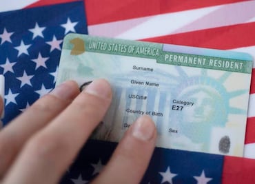 ¿Qué hacer después de obtener la Green Card? Licencia, seguro social y más que debes saber