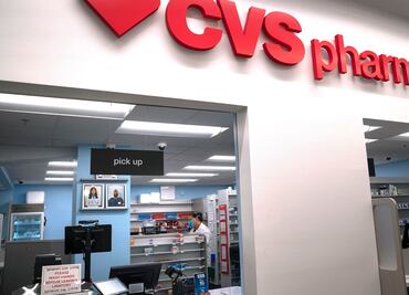 Comienza vacunación contra Covid-19 en farmacias de Estados Unidos