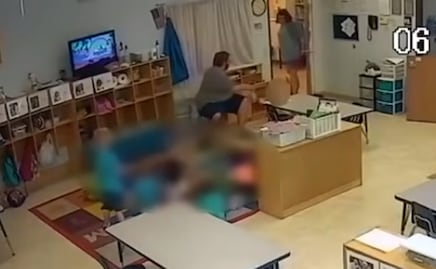 Video. Maestro empuja a niña afroamericana en guardería de Ohio