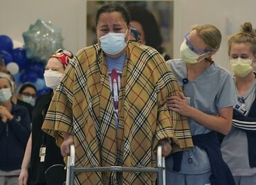 Enfermera es dada de alta tras permanecer 9 meses ingresada con covid-19