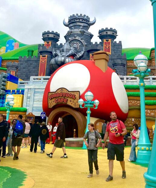 Exterior de Toadstool Café en Super Nintendo World. Foto: Pamela Benítez/Vive USA