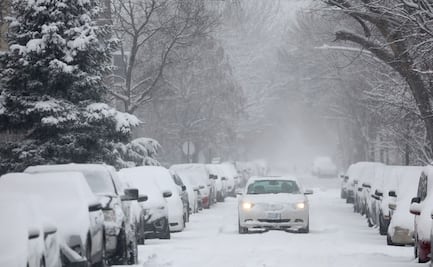 Cancelan miles de vuelos en centro de EU por tormenta invernal