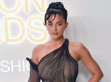 Kylie Jenner y el revelador vestido transparente que usó en su visita a México