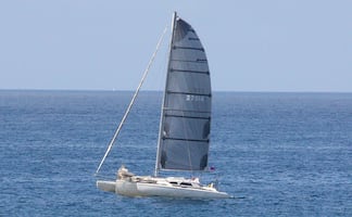 Tragedia en campamento de verano: dos niños mueren tras hundimiento de velero en Miami