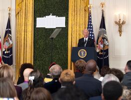 Biden condecora a Selena Quintanilla, la reina del "tex-mex", fallecida en 1995. VIDEO