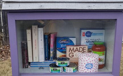 Vecinos de Chicago intercambian alimentos a través de sus 'bibliotecas públicas'