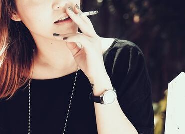 Proponen en EU elevar edad mínima para comprar cigarrillos