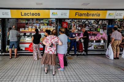 Inflación interanual en Argentina se situó en el 211,4 % en diciembre