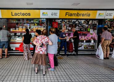 Inflación interanual en Argentina se situó en el 211,4 % en diciembre