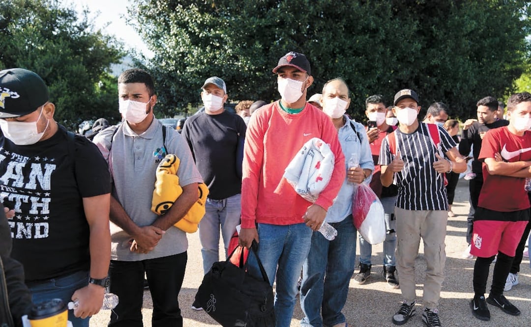 Alcalde de Nueva York alista plan para acoger a miles de migrantes en Isla de Randalls. AP