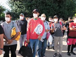 Nueva York busca apoyo del sector privado para dar asistencia a inmigrantes