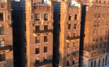 Videos. NY se une a homenaje al personal médico y sale a balcones a aplaudir