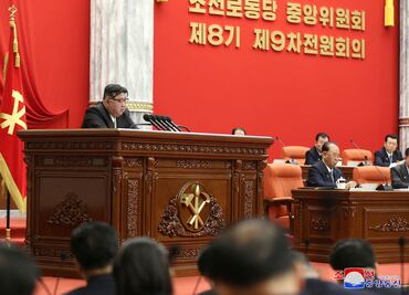 Kim Jong-un llama a un fortalecimiento nuclear e intensificar los preparativos de guerra