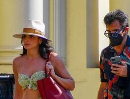 Aislinn Derbez luce el mejor conjunto de verano en Nueva York