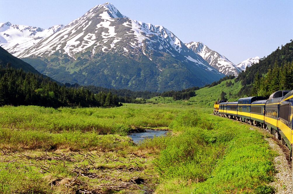 Así es el recorrido en tren para ver la imponencia de las Montañas Rocosas en Canadá y Estados Unidos. Foto: iSTOCK-Sherry Epley