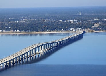 Alertan por presencia de algas tóxicas en playas de Mississippi