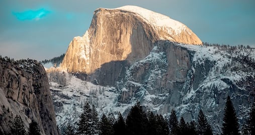 Impresionan imágenes del Parque Yosemite cubierto de nieve