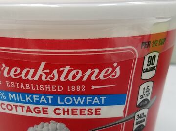 Retiran 9 mil envases de queso cottage por contaminación