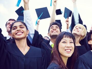 Universidades cuyos egresados consiguen trabajo más rápido