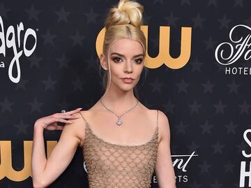 Anya Taylor-Joy visita México para promover ‘Furiosa’ y posa frente a Bellas Artes