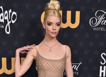 Anya Taylor-Joy deslumbra con vestido nude completamente transparente