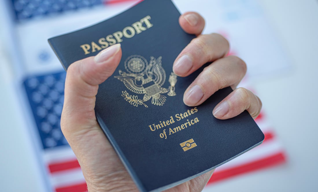 Pasaporte americano/ iStock/ Evgenia Parajanian