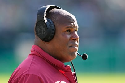 Hijo del entrenador de los Chiefs es arrestado por presuntamente disparar a su madre