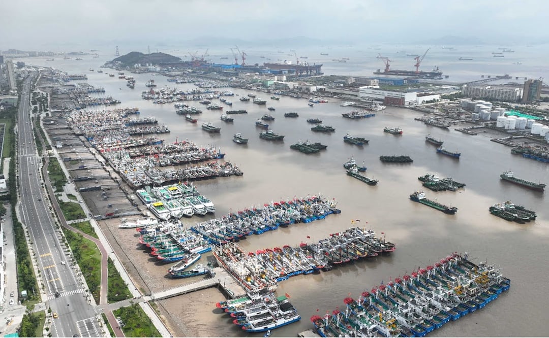 Tifón Khanun da un giro inesperado: Okinawa se prepara para una segunda embestida. Foto EFE