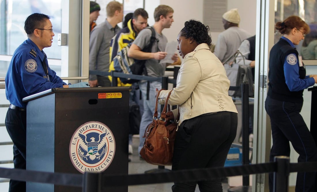 Programas de viajero confiable en EU. Foto: AP