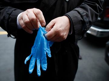 Arrestan a empleado de hospital por robo de guantes, gel y cubrebocas