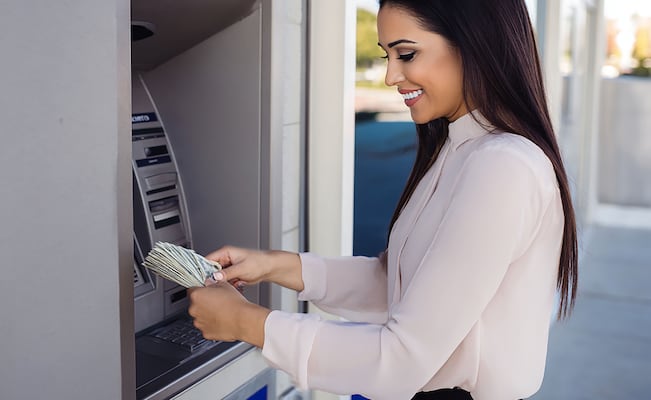 Depósitos y retiros en efectivo 2026: requisitos, montos y cuándo será obligatoria la identificación en bancos