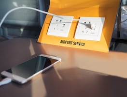 ¡Piénsalo dos veces! Por estas razones no deberías usar los puertos USB de los aeropuertos