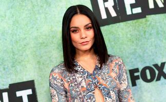 Vanessa Hudgens arrasa con traje de baño en la nieve