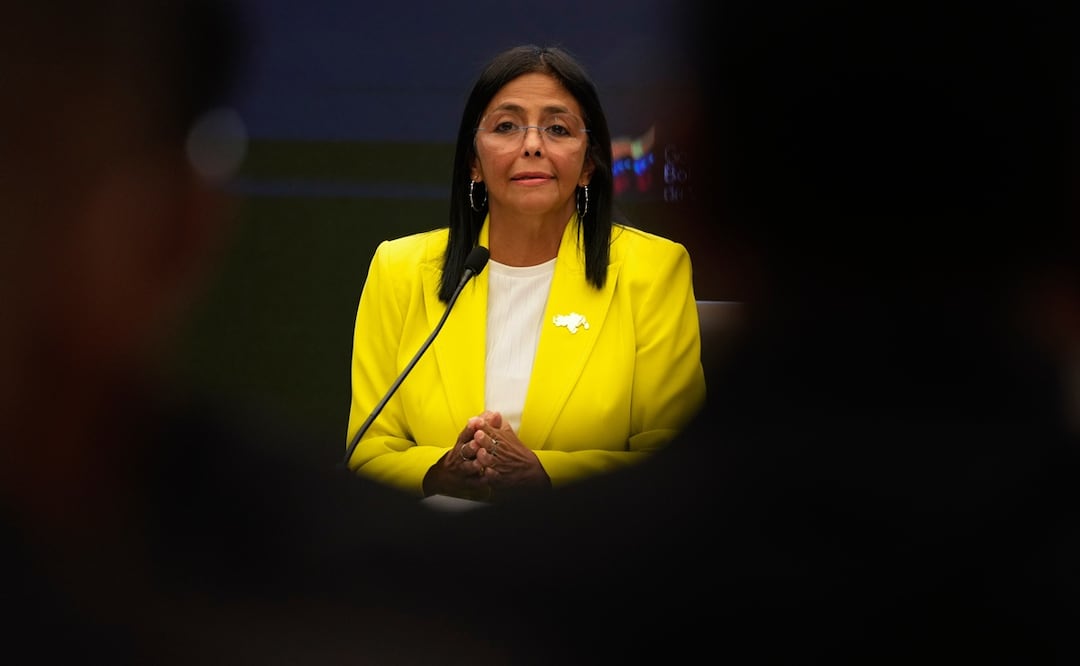 Delcy Rodríguez asegura que ningún "agente externo" gobierna en Venezuela: "Mi destino no lo decide sino Dios".  (AP Foto/Ariana Cubillos, Archivo)