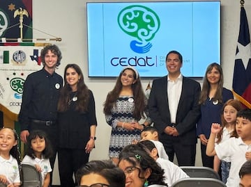 Mexicanos abren el CEDAT USA, un espacio para la comunidad latina y niños sobredotados en Houston