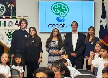 Mexicanos abren el CEDAT USA, un espacio para la comunidad latina y niños sobredotados en Houston