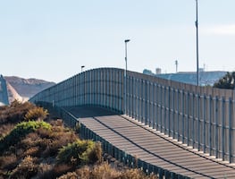 Detenciones de migrantes en la frontera sur de Estados Unidos aumentan por tercer mes consecutivo