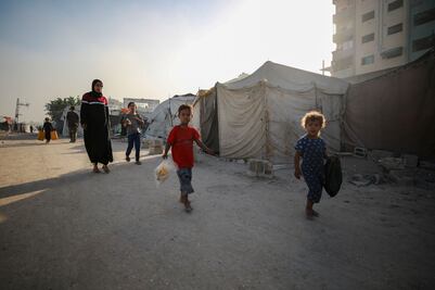 Israel declara a Gaza “zona de combate peligrosa”; “La muerte nos persigue”, narran palestinos durante su huida