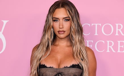 Anastasia Karanikolaou recibe el 2025 con diminuto bikini de mariposa y arrasa 