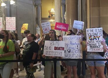 Jueza bloquea la prohibición casi total del aborto en Indiana